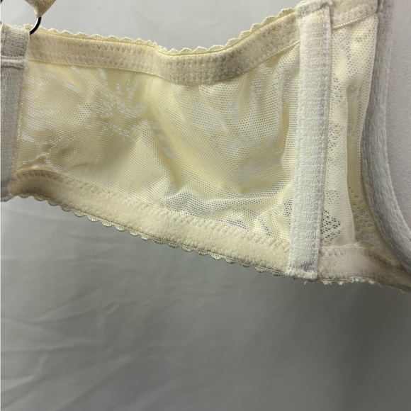 Victoria’s Secret Very Sexy Push Up 38C Bra Cream Ivory Beige Strappy Front - Picture 7 of 9